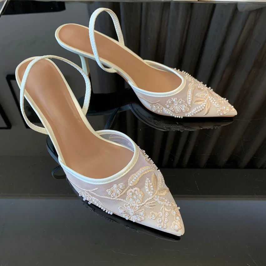 Escarpins en résille brodée Vivienne Rose