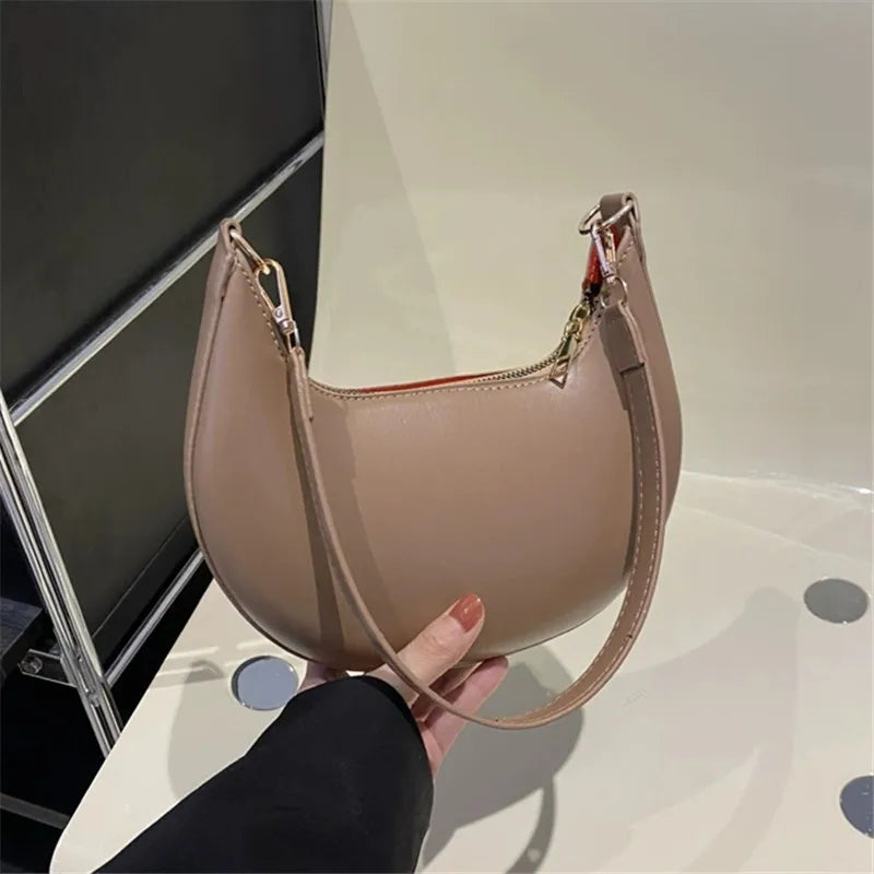 Sac demi-lune à sequins Isolde Rose